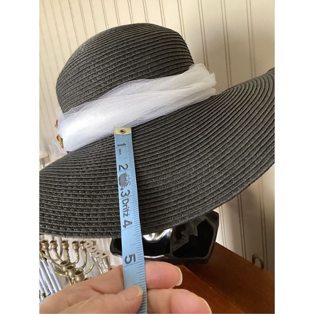 Women’s Hat - Picture 4 of 6
